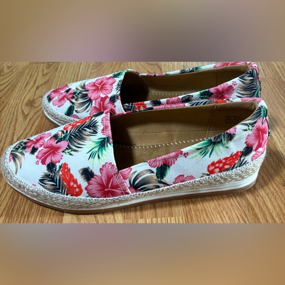Comfortview Espadrilles White Pink Floral Slip-On size 11WW - Picture 7 of 7